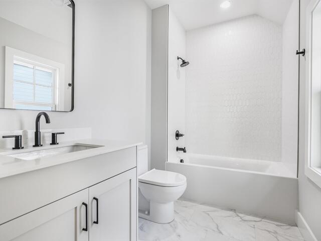 Photo of 204 Cammer Avenue