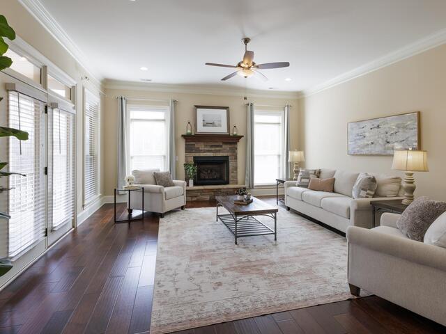 Photo of 606 W Winding Slope Drive