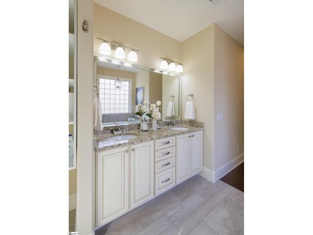 Photo of 606 W Winding Slope Drive