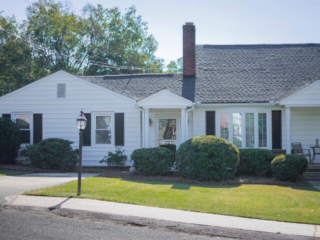 Photo of 400 Wedgewood Drive Photo of 400 Wedgewood Drive