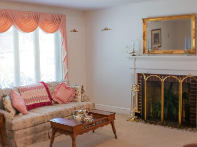 Photo of 400 Wedgewood Drive Photo of 400 Wedgewood Drive