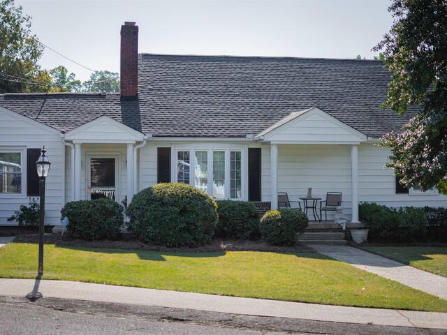 Photo of 400 Wedgewood Drive Photo of 400 Wedgewood Drive