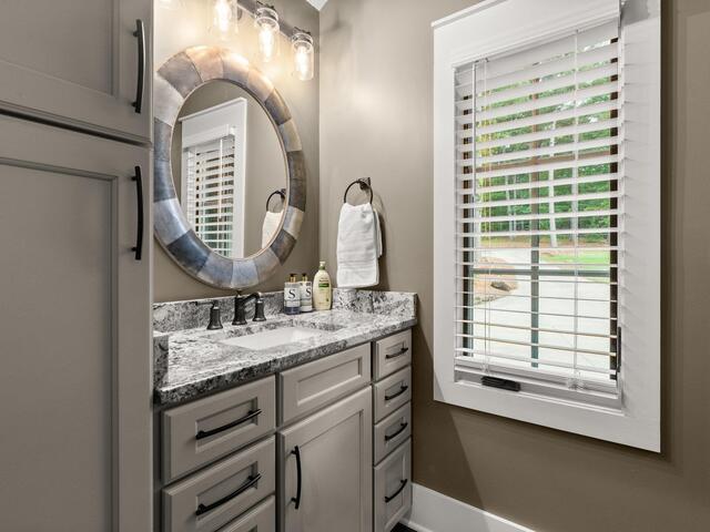 Photo of 382 Hideaway Cove Drive