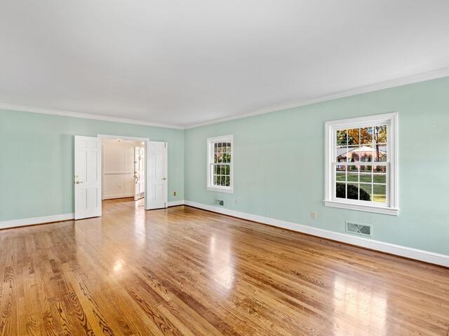 Photo of 122 Lakecrest Drive
