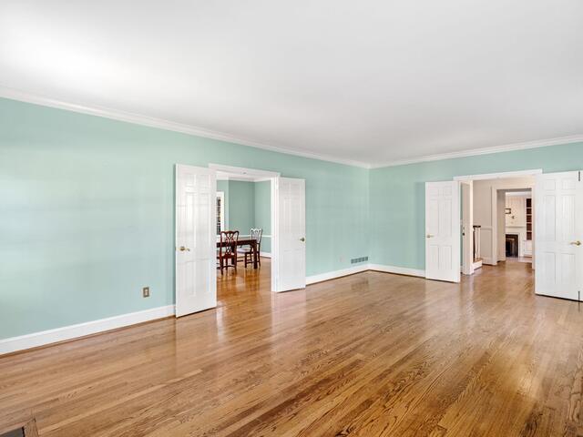 Photo of 122 Lakecrest Drive