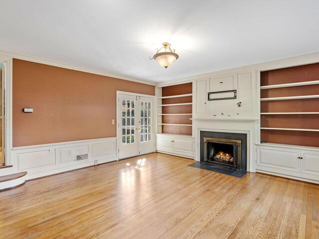 Photo of 122 Lakecrest Drive