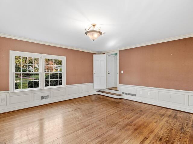 Photo of 122 Lakecrest Drive