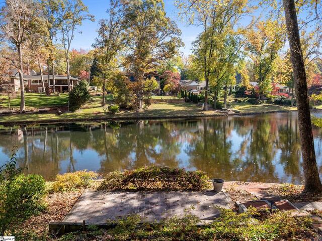 Photo of 122 Lakecrest Drive