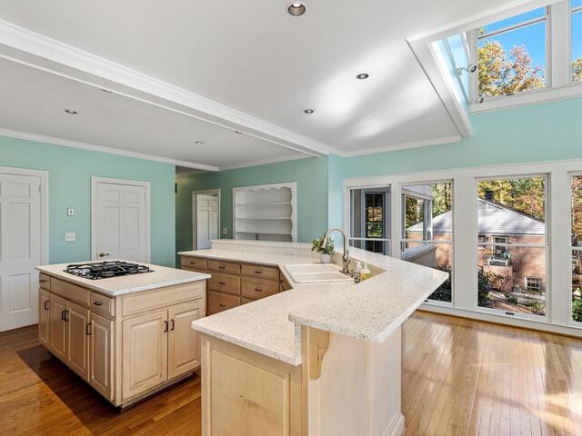 Photo of 122 Lakecrest Drive