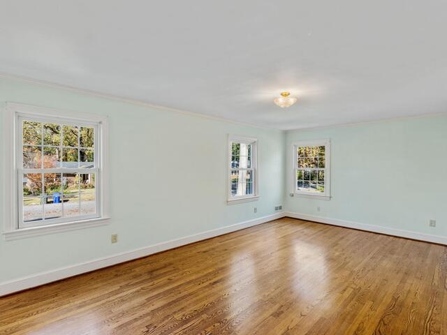 Photo of 122 Lakecrest Drive
