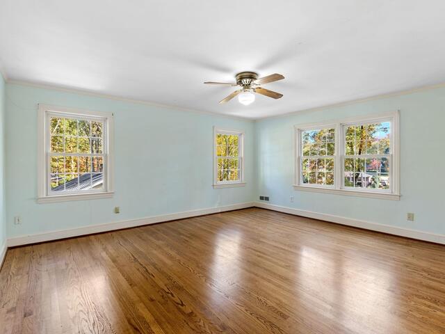 Photo of 122 Lakecrest Drive