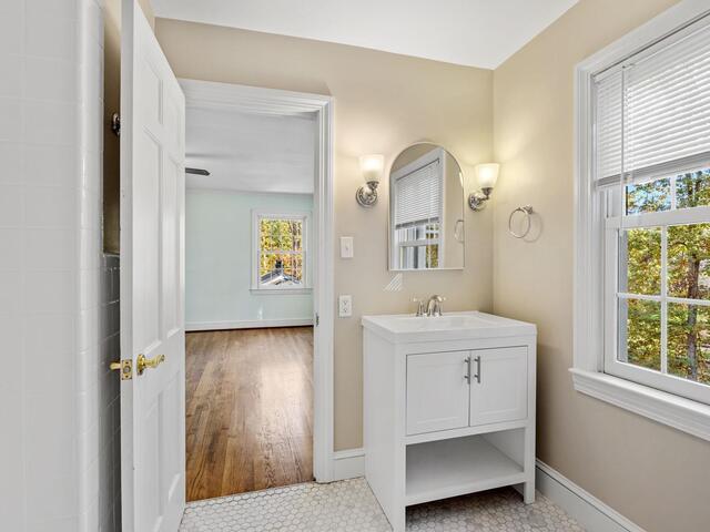 Photo of 122 Lakecrest Drive