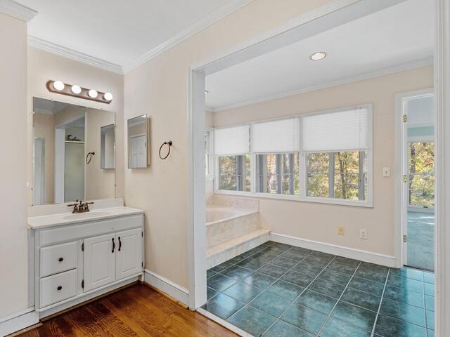 Photo of 122 Lakecrest Drive