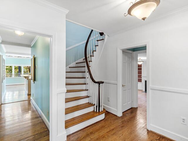 Photo of 122 Lakecrest Drive