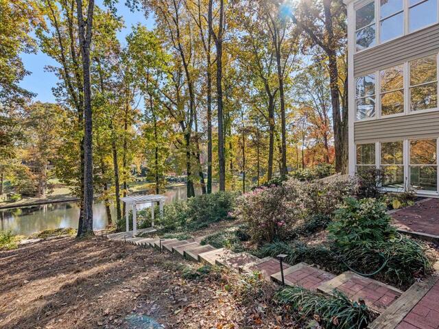 Photo of 122 Lakecrest Drive
