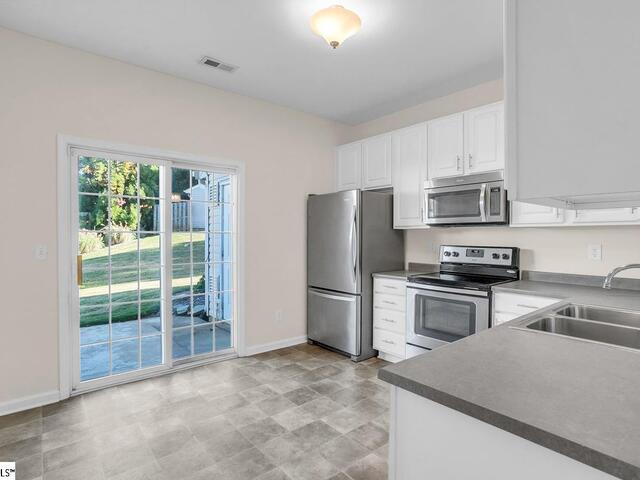 Photo of 604 Graythorn Lane