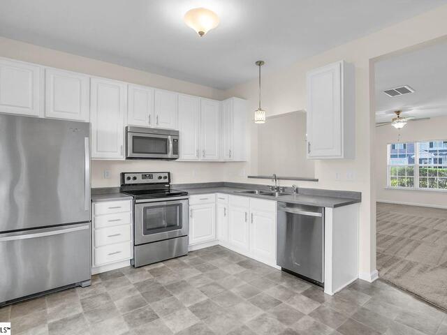 Photo of 604 Graythorn Lane