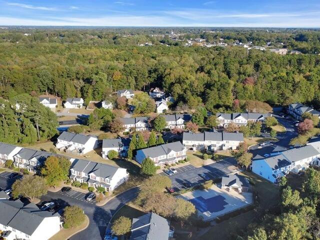 Photo of 604 Graythorn Lane