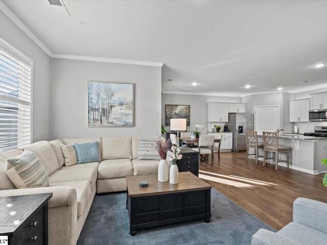 Photo of 454 Fenwick Drive