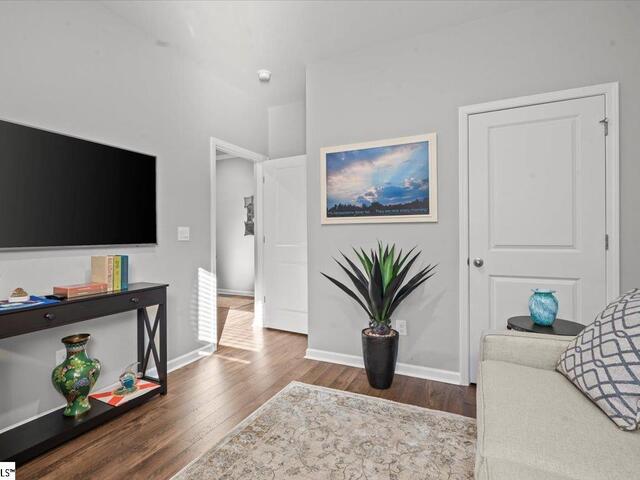 Photo of 454 Fenwick Drive