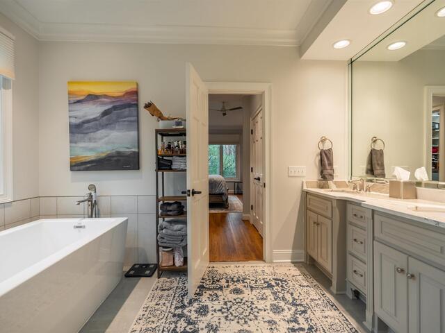 Photo of 8 Rustic Court