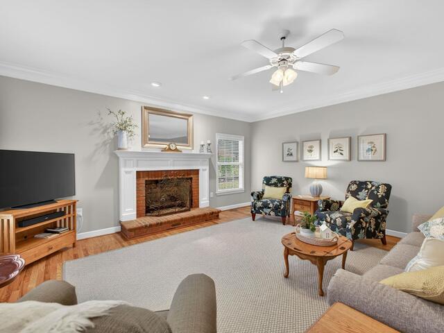 Photo of 102 Glenbriar Court