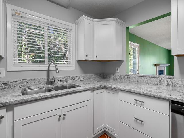 Photo of 905 Northlake Drive