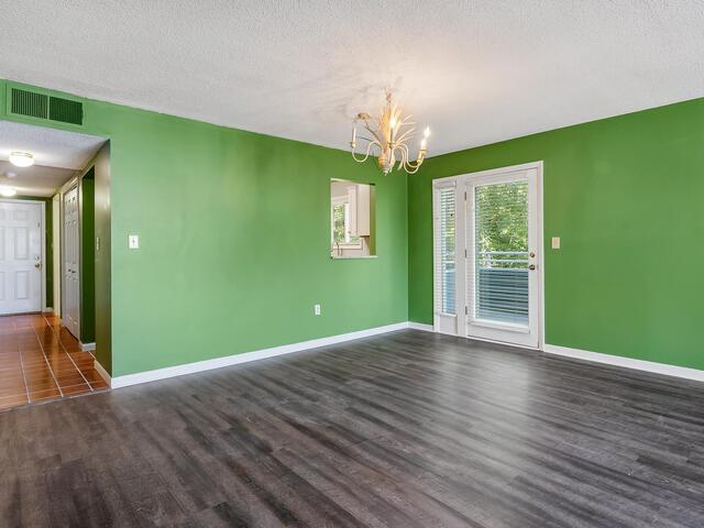 Photo of 905 Northlake Drive