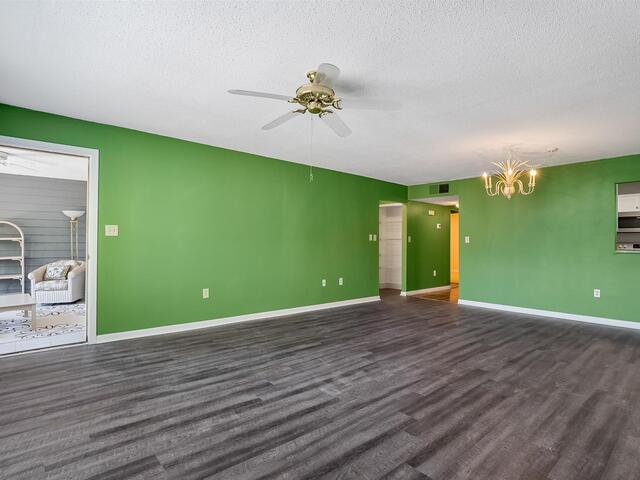 Photo of 905 Northlake Drive