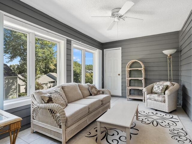 Photo of 905 Northlake Drive