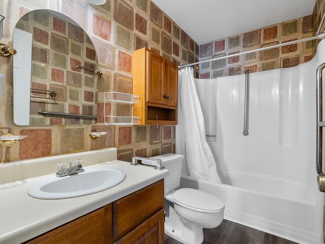 Photo of 905 Northlake Drive