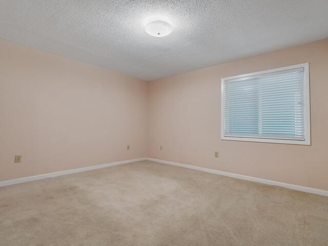 Photo of 905 Northlake Drive