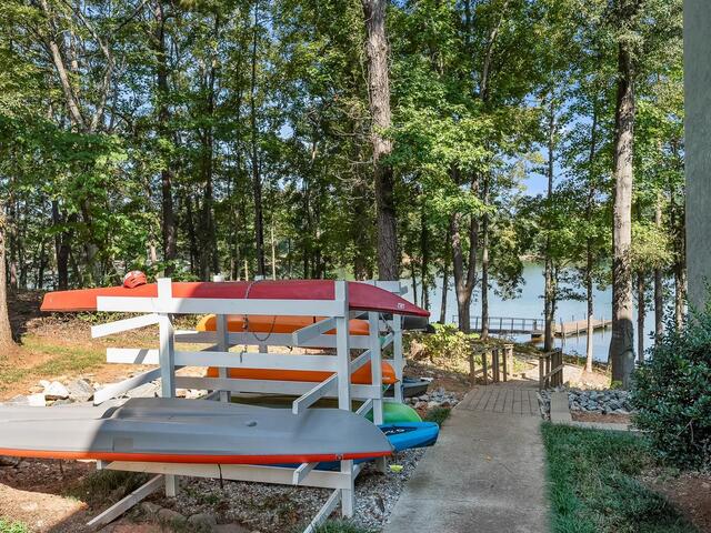 Photo of 905 Northlake Drive