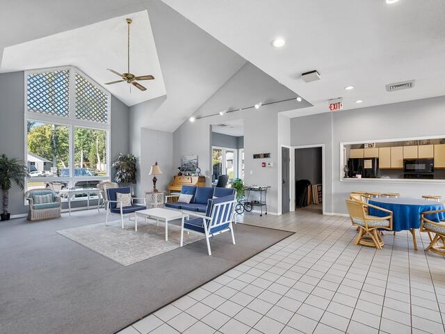 Photo of 905 Northlake Drive