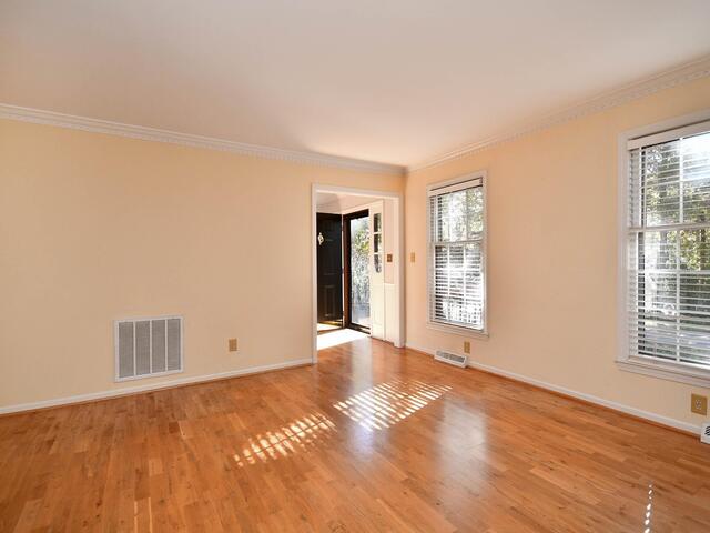 Photo of 301 Sagramore Lane