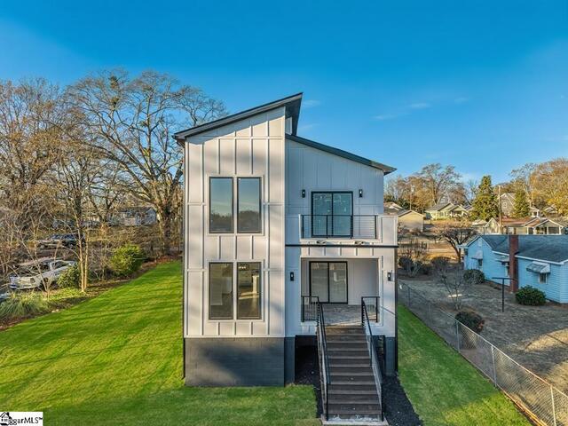 Photo of 209 Springdale Avenue