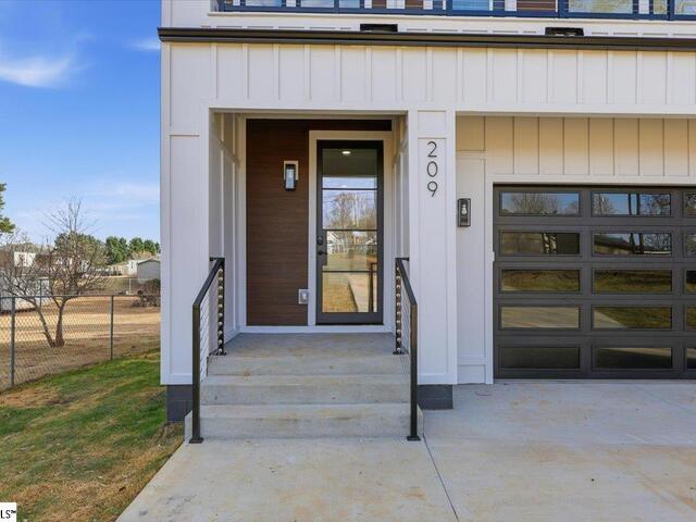 Photo of 209 Springdale Avenue