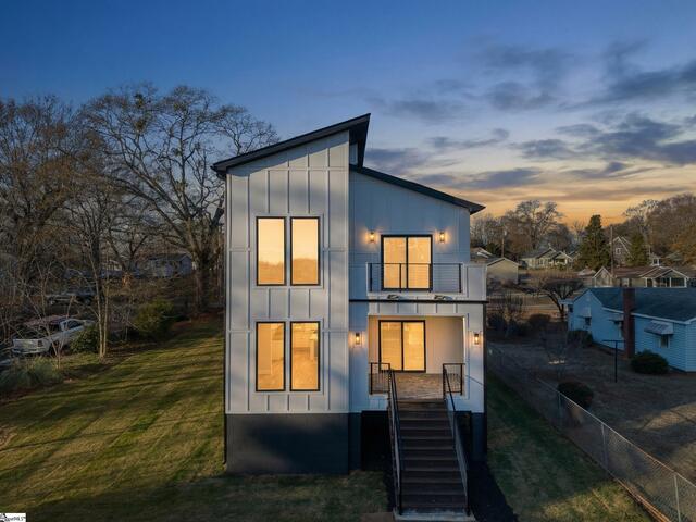 Photo of 209 Springdale Avenue