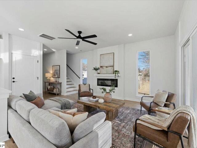 Photo of 209 Springdale Avenue