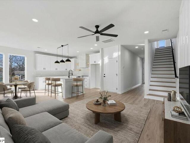 Photo of 209 Springdale Avenue