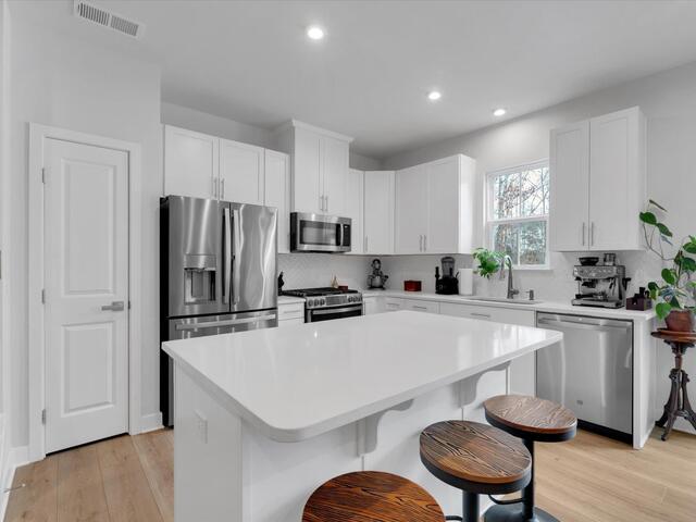 Photo of 418 Erbosco Drive