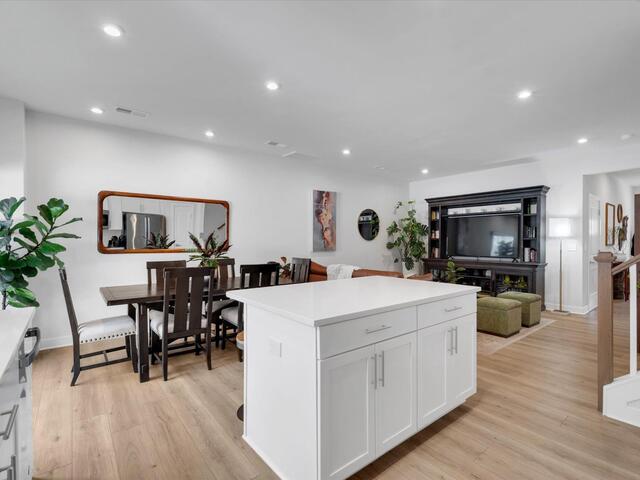 Photo of 418 Erbosco Drive