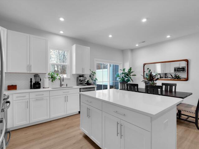 Photo of 418 Erbosco Drive