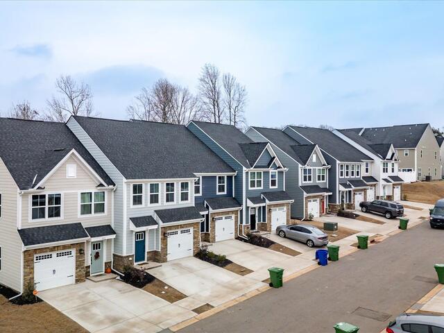 Photo of 418 Erbosco Drive