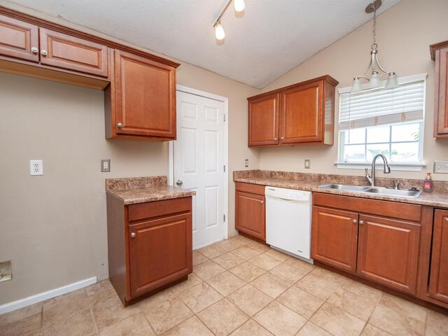 Photo of 575 Mountainview Road