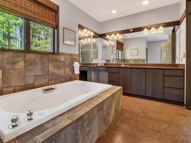 Photo of 380 Montagu Drive