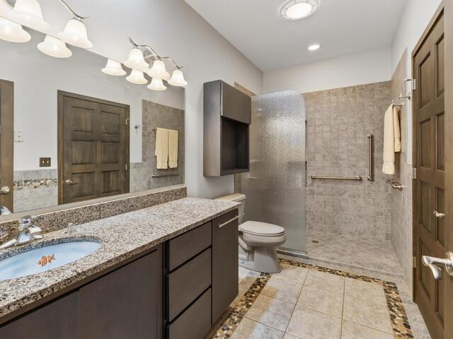 Photo of 380 Montagu Drive