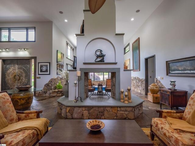Photo of 380 Montagu Drive