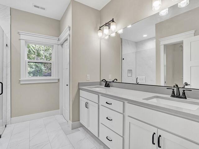 Photo of 892 Chrenshaw Street