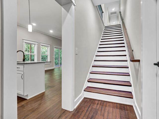 Photo of 892 Chrenshaw Street